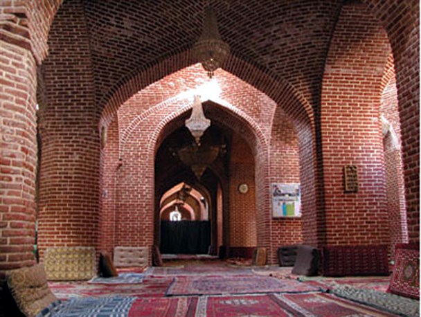 نگاهی به آثار تاریخی و جاذبه های دیدنی شهرستان سراب