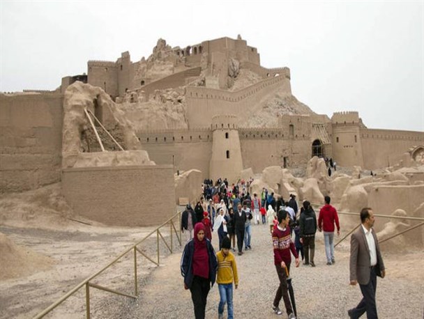 افزایش ۴۰درصدی حضور مسافران نوروزی در استان کرمان/ حضور ۳۴۸ راهنمای گردشگری در مراکز تاریخی و موزه‌های کرمان