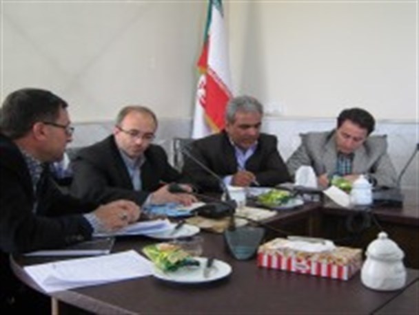 کارگران شریف ترین انسان های جامعه می باشند