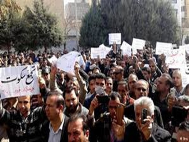 لطفا فرهنگیان را با سیاسیون ادغام نکنید