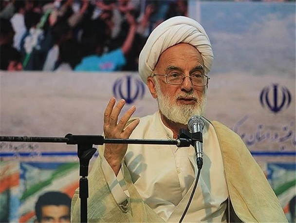 لباس روحانیت امانتی گران بهاست/ روحانیون باید در جهت خودسازی و تقویت ارزش های مقدس دینی تلاش کنند