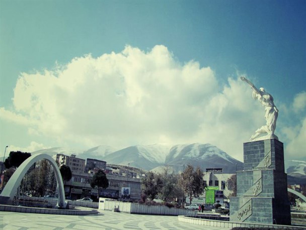 احداث زیرگذر میدان آزادی سنندج؛ کاهش ترافیک یا زخمی کردن شهر؟