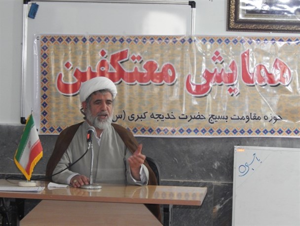 سنت اعتکاف به برکت پیروزى انقلاب اسلامى،احیا شد/همایش معتکفین خدابنده برگزار شد