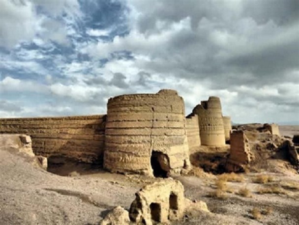 زنگ خطر نابودی زیباترین بنای خشتی ایران/ تصاویر