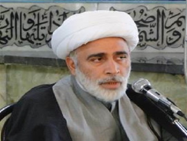 اقتصاد مقاومتی یک کلید واژه برای جلوگیری از نفوذ اقتصادی و فرهنگی در جامعه است