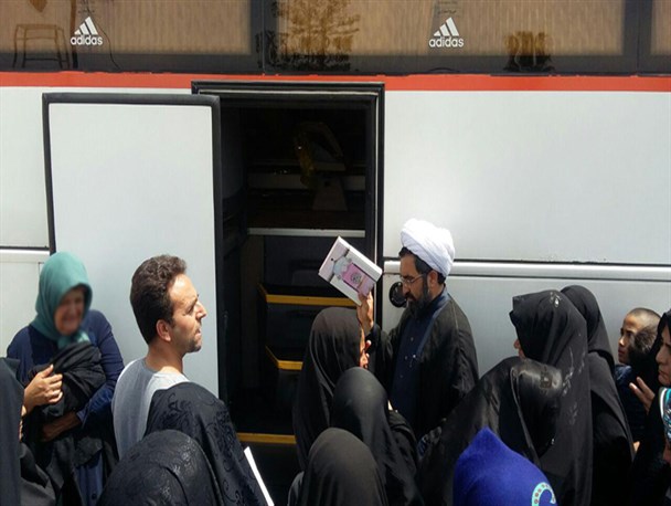46 نفر در خرامه برای اولین بار به مشهد مقدس اعزام شدند