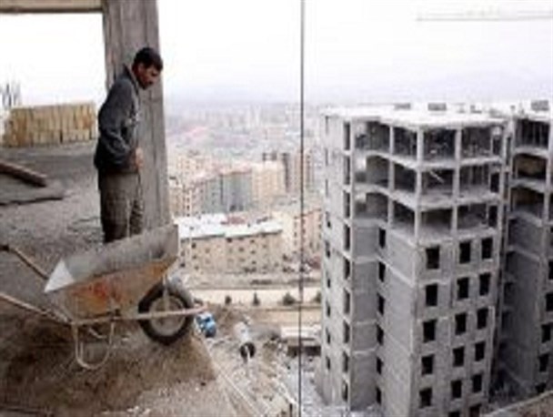 خواب آلودگی بیمه کارگران ساختمانی/ افزایش نرخ بیمه ای که با تورم هماهنگ و با حقوق کارگر ناهماهنگ است