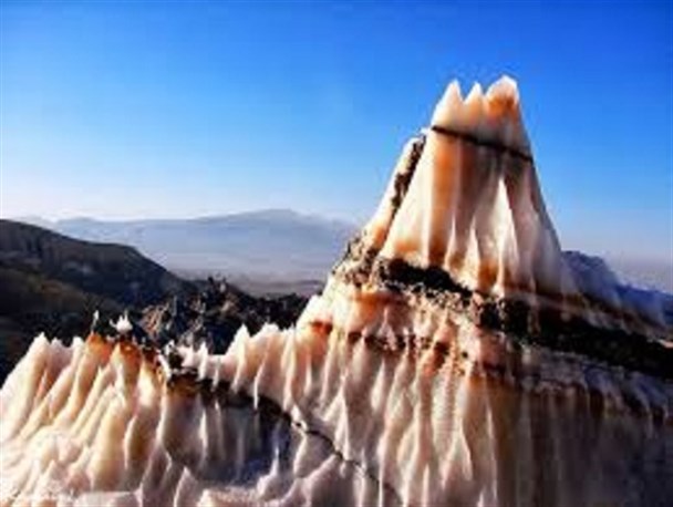 تاسیس ژئو پارک دشتی و گنبد نمکی مشترک با دیر