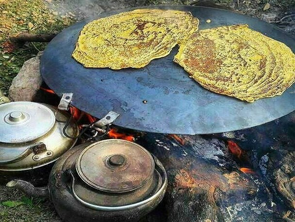«شله کینه» شیرینی محلی به زردی طلا و چاشنی "دوشاب" و "روغن حیوانی"