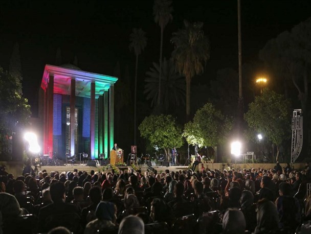 سعدی شاعر آدمیت است که عشق و اخلاق، صفات بارز اوست/سعدی در قدرت خیال و توانایی عقل کم نظیر