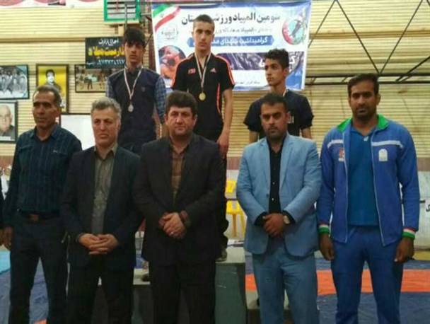 تیم کشتی آزاد کلاله در مسابقات المپیاد ورزش گلستان ۳ مدال کسب کرد