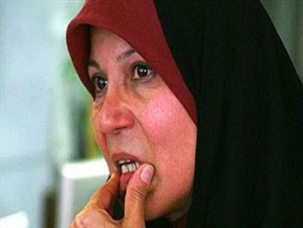 اقدام فائزه هاشمی دهن کجی به نظام و چراغ سبز به عوامل استکبار بود