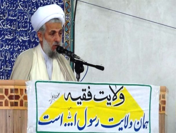 سران همدست با دشمنان باید معرفی شوند