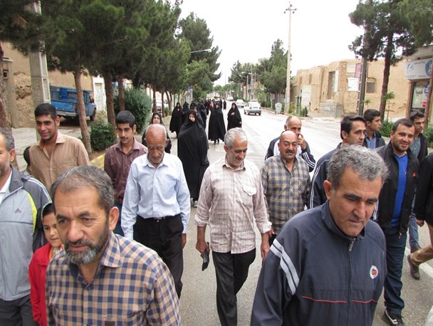 همایش پیاده‌روی خانوادگی در گرمه برگزار شد / تصاویر