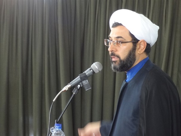 در زمان غیبت امام زمان(عج) باید به احکام دین و اجرای حدود الهی در حد توان عمل کرد