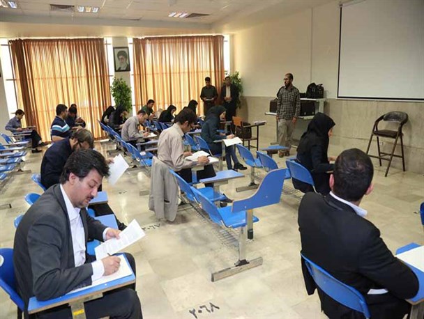 آزمون جامع دوره دکتری تخصصی در دانشگاه آزاد کرمانشاه برگزار شد