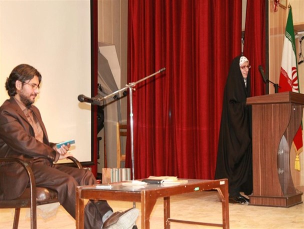 هشتمین عصر شعر «آخرین برگ» در اسلامشهر برگزار شد/تصاویر