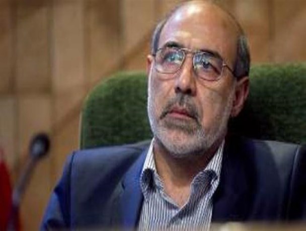 ادامه اعتراض ها به دولت بخاطر پرداخت پاداش نجومی زلزله به مدیران/ معاون سابق استاندار کرمانشاه هم پول را به مردم پس داد