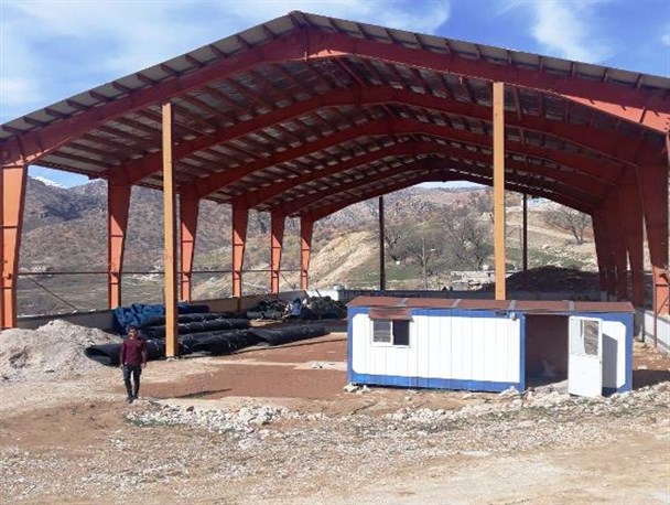 سالنی که به جای پا خوردن هوا می خورد