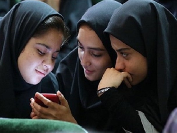 وقتی بانوان و دختران هدف جنگ نرم می شوند/ آسیب های روانی شبکه های اجتماعی بر بنیان خانواده