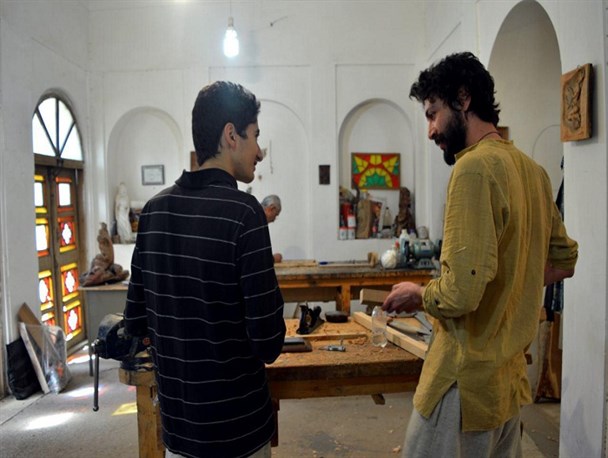 هنری که با عشق ماندگار شد/ نشان جهانی بر سینه هنر اصیل نازک کاری کردستان