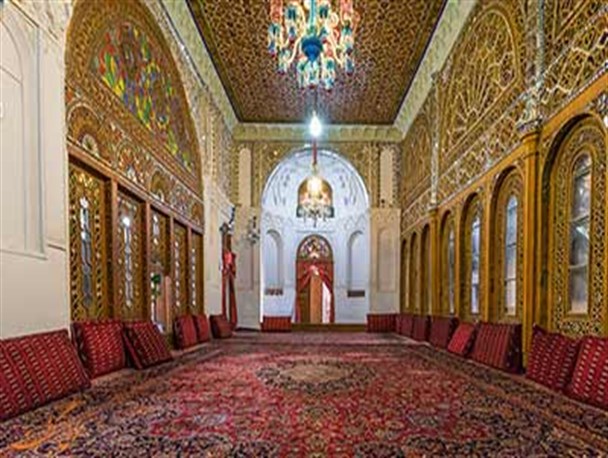 هنجارشکنی این بار در حسینیه امینی‌های قزوین/ دیوار حاشای مسئولین امر بلند است!