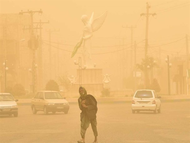 رکورد ۳۸ ساله بیشینه سرعت وزش باد در زابل شکسته شد/ تعطیلی ادارات و مدارس حوزه سیستان با هماهنگی ستاد بحران نبوده است!