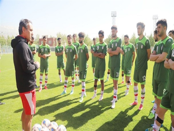 دستیاران خارجی مهدوی کیا و یادگار رستمی امشب به بغداد می‌رسند/ برگزاری جلسه فنی تیم امید در سالن جلسات هتل بغداد