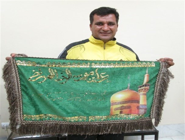به پاسداشت خون شهدا هر چهارسال دور ایران را رکاب میزنم+تصاویر