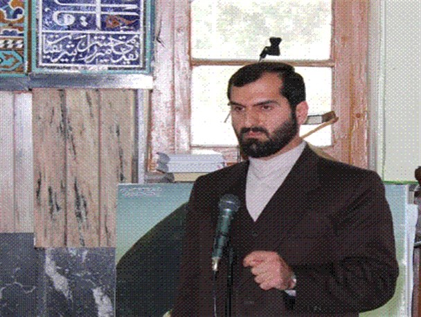 متاسفانه برنامه های فرهنگی تحت تاثیر جناح بندی های سیاسی در دوران مختلف قرار گرفته است