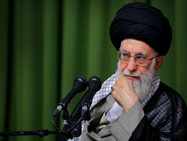 هنرمندان «خیانت‌های آمریکایی‌ها در قضیه‌ی برجام» را با زبان شعر به افکار عمومی منتقل کنند/  برای ارتقای شعر و تربیت شاعران، مجموعه‌های مردمی تقویت شوند