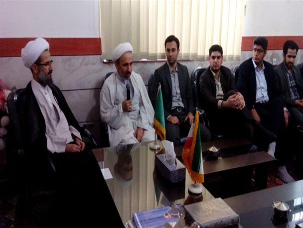 دیدار مسئولین دادگستری آزادشهر با امام جمعه