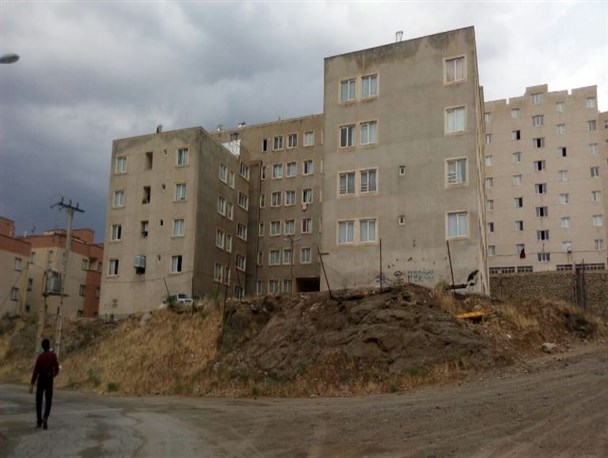 خطر در کمین کودکان بام شهر تویسرکان/نظام مهندسی به طرحی ناقص چگونه پایان کار داد؟
