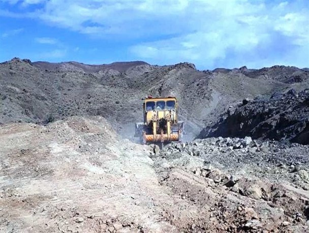 27 کیلومتر محور صعب العبور توسط راهداران شهرستان سیب و سوران بازگشایی شد