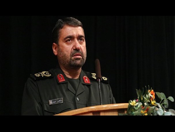 اساتید دانشگاه واقعیت ظلم های پهلوی را تبیین کنند