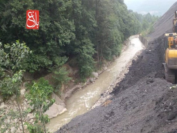 روسیاهی زغال بر آب رودخانه تِلار سوادکوه/ اینجا آب به رنگ آسمان نیست!
