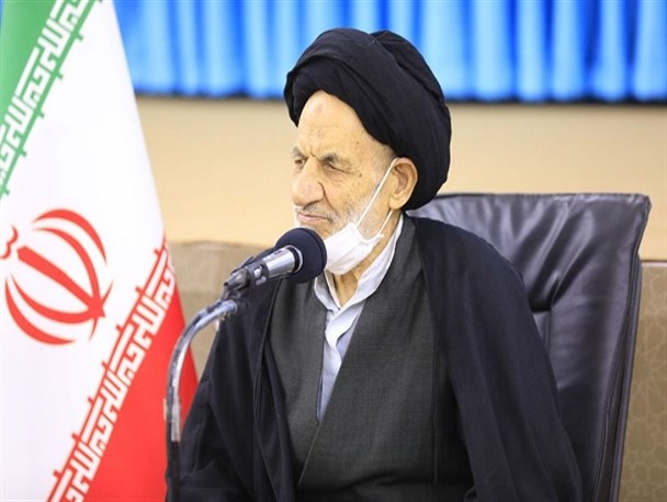 عدالت مهمترین شاخص انقلاب اسلامی است/ در برپایی عدالت کم نیاورید