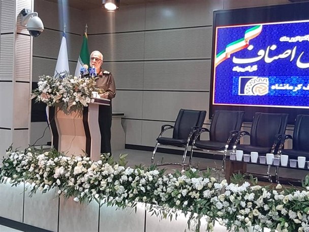 بازاریان در شرایط بد اقتصادی پای کار هستند و همچون یک تابلوی افتخار زیبا می‌درخشند