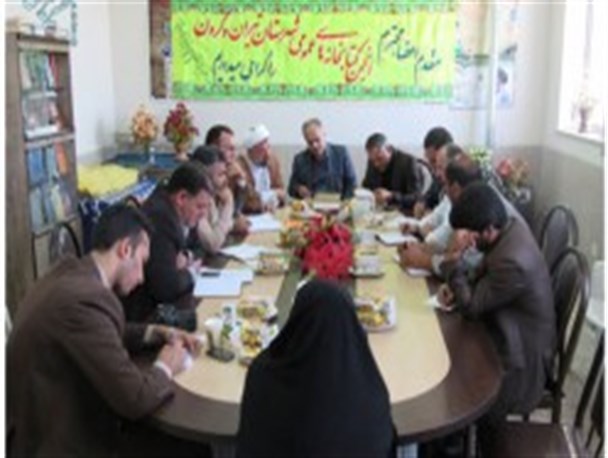 تقویت زنگ انشا و کتابخوانی در مدارس سرانه ی مطالعه ی کشور را افزایش می دهد