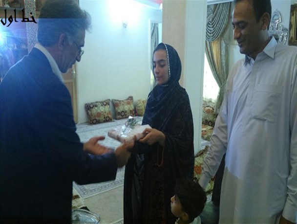 تقدیر مدیر آموزش و پرورش چابهار از دو دانش آموز رتبه برتر کنکور سراسری