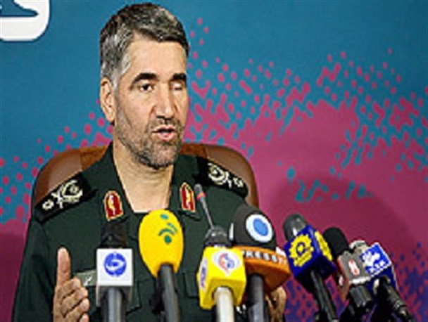 پدران و مادران شهدا امروز چراغ راه امت هستند/ مجاهدت و فداکاری در حوادث دفاع مقدس و حتی بعد از آن موج می‌زند