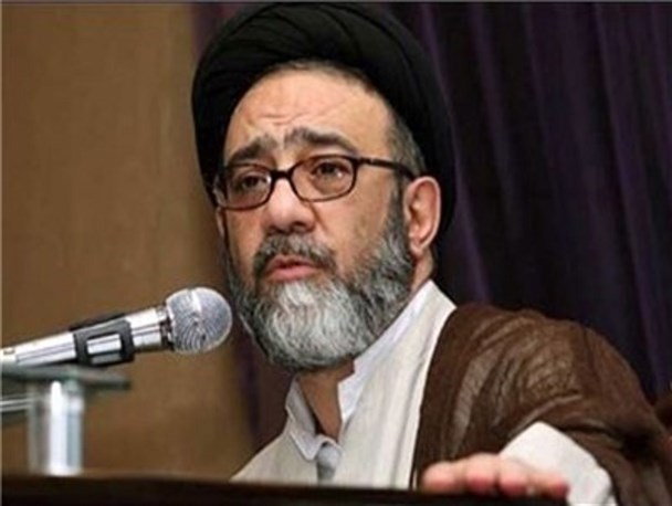 نقش آفرینی زن به عنوان مادر و همسر هیچ منافاتی با نقش آفرینی سیاسی و اجتماعی وی ندارد
