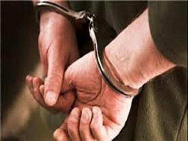 دستگیری سارق داخل خودرو با ۱۷ فقره سرقت