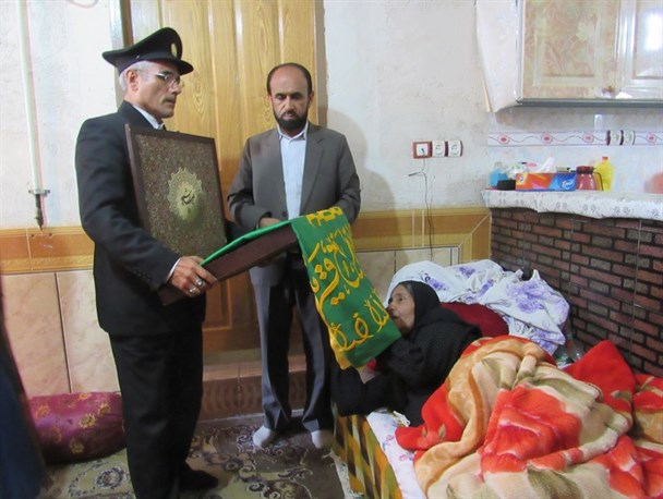 گره خوردن دل‌ بیماران لنده ای به پنجره فولاد امام رضا(ع) +تصاویر