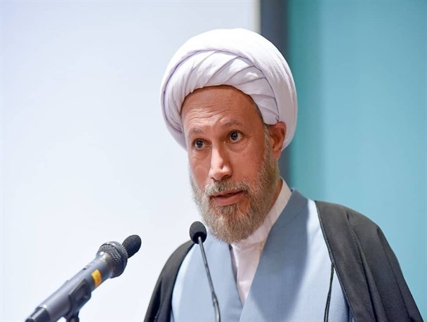 نیروی انتظامی در برخورد با منکرات و مظاهر علنی فساد تنهاست/ از تلاش‌های نیروی انتظامی و سردار اشتری فرماندهی آن تشکر می‌کنم