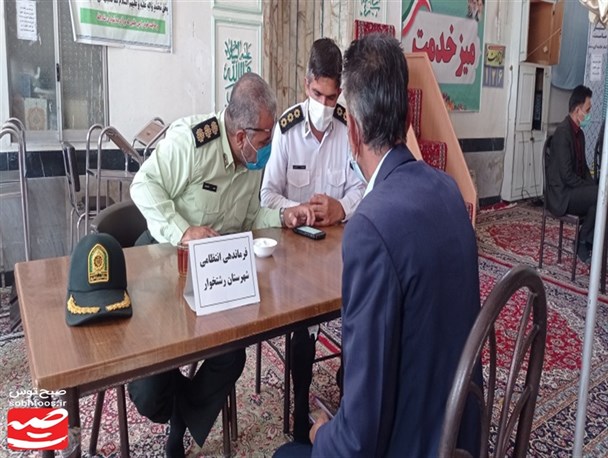 برپایی میز خدمت همزمان با سالروز اقامه اولین نماز جمعه کشور در رشتخوار