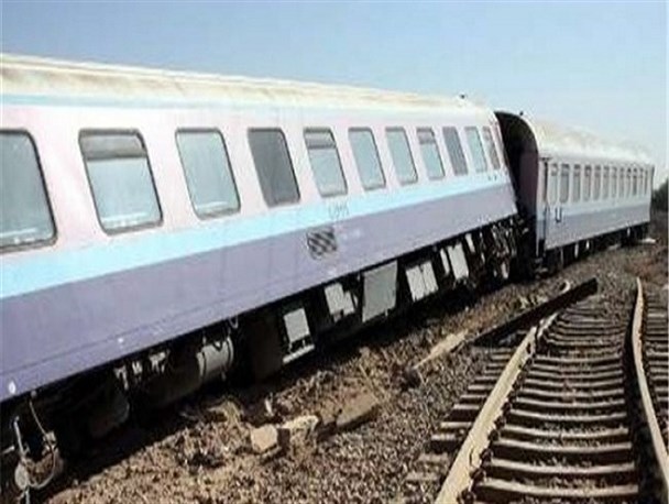 خروج قطار باری از ریل در لرستان/ راه آهن سراسری جنوب مسدود شد