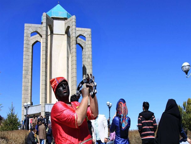 بازدید رایگان از اماکن تاریخی شهر همدان