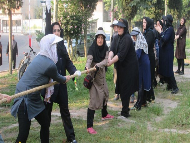 مسابقه طناب‌کشی و دارت به همت هیئت ورزش‌های همگانی بانوان آستانه‌اشرفیه برگزار شد+تصاویر