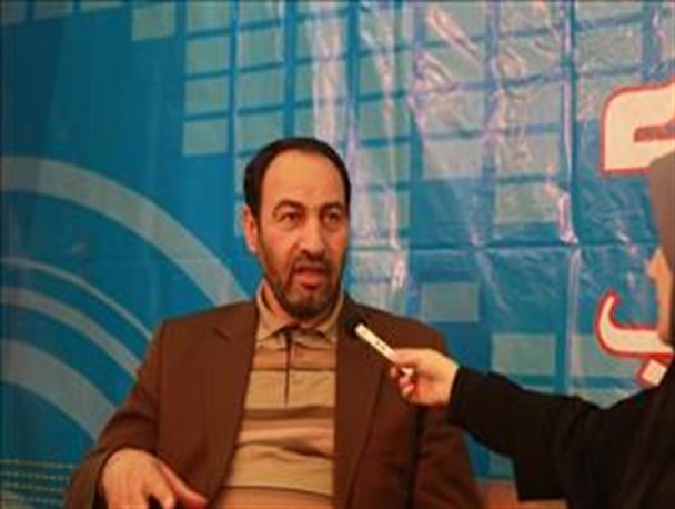 مسئولین دشمنی استکبار را باور کنند/ وزیر اقتصاد خود مصیبت زده است